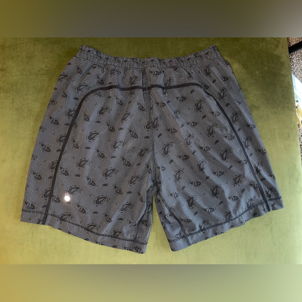 Pattern shorts - Picture 2 of 6